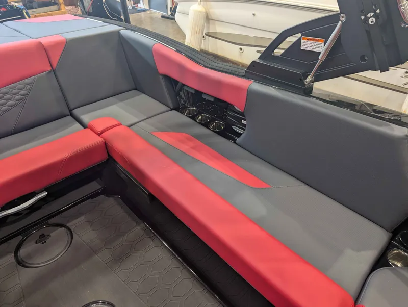 Slide: The Image of MasterCraft NXT22 2026 - 16