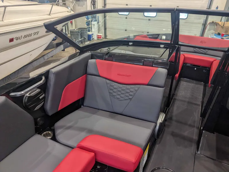 Slide: The Image of MasterCraft NXT22 2026 - 17