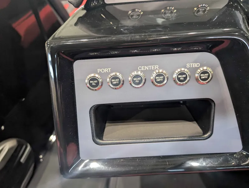 Slide: The Image of MasterCraft NXT22 2026 - 20