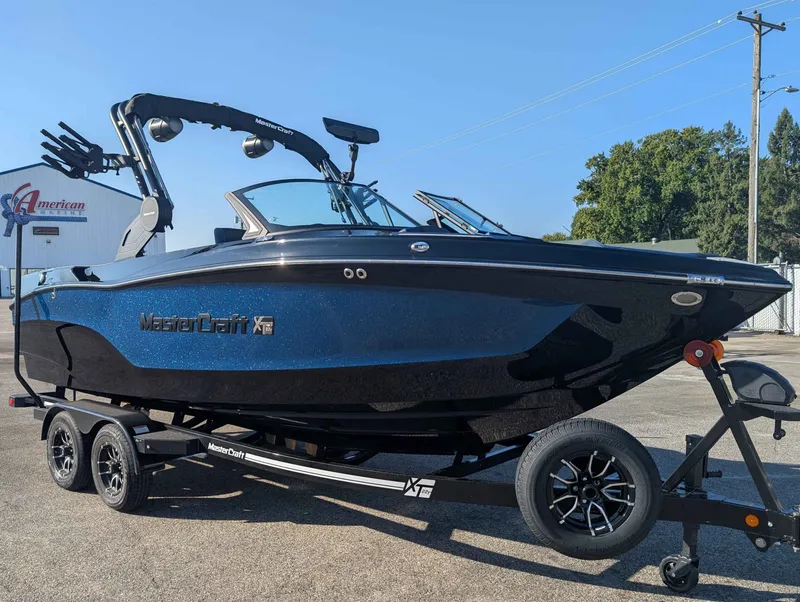 Slide: The Image of MasterCraft XT22 T 2026 - 1