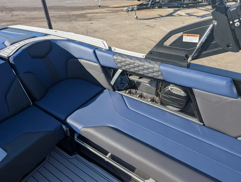 Slide: The Image of MasterCraft XT22 T 2026 - 22