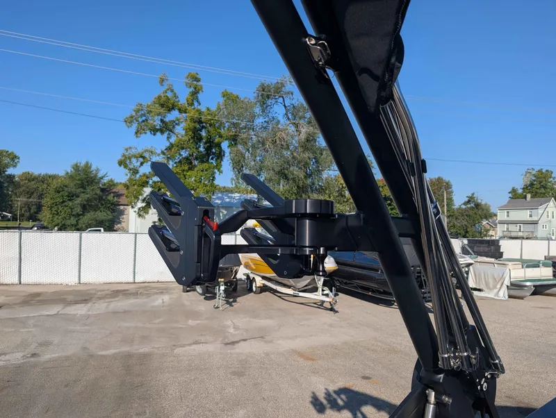 Slide: The Image of MasterCraft XT22 T 2026 - 23