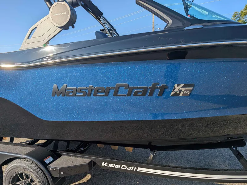 Slide: The Image of MasterCraft XT22 T 2026 - 4