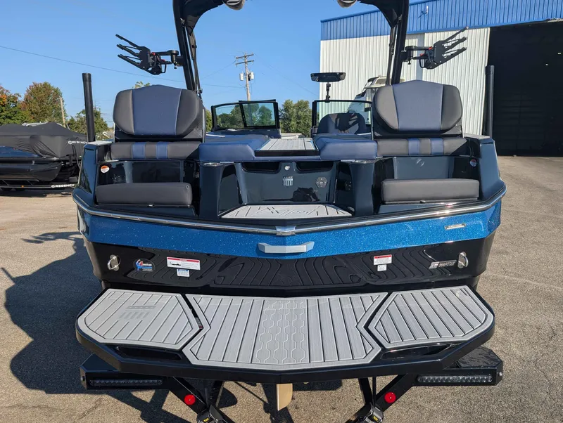 Slide: The Image of MasterCraft XT22 T 2026 - 6