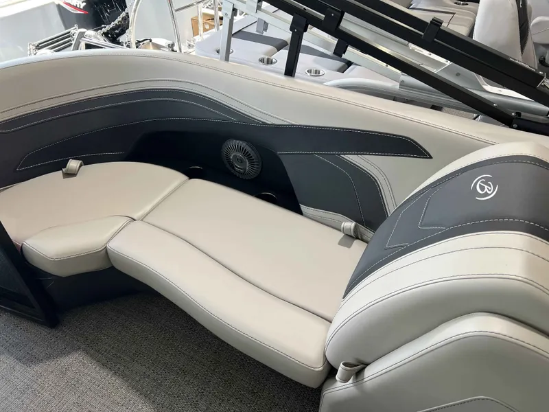 Slide: The Image of Barletta CABRIO C22QC/TT 2026 - 12