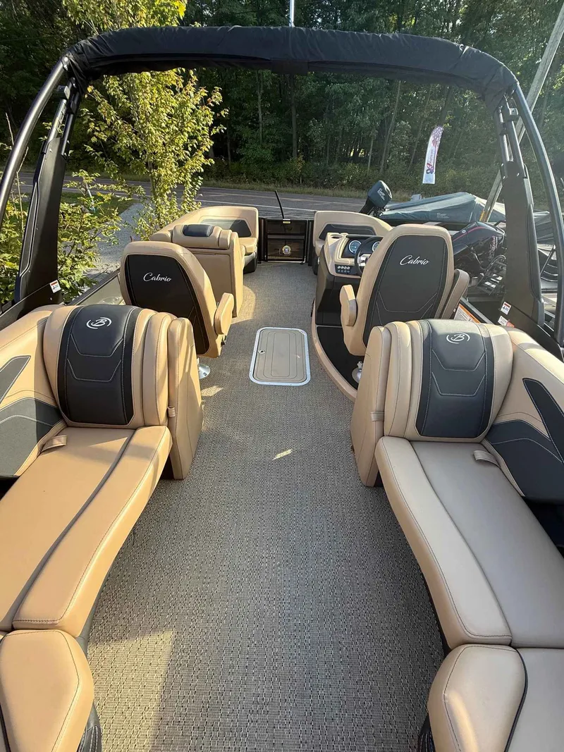 Slide: The Image of Barletta CABRIO C22QC/TT 2026 - 16