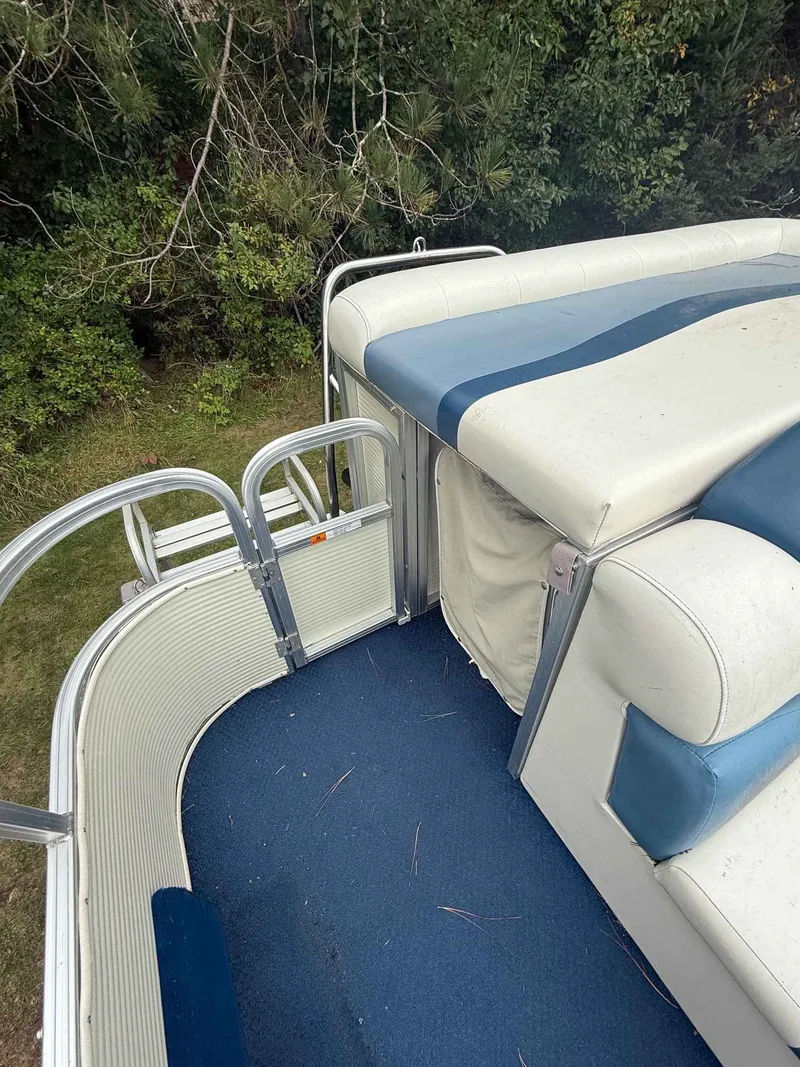 Slide: The Image of Lowe Jamaica 250 2000 - 11