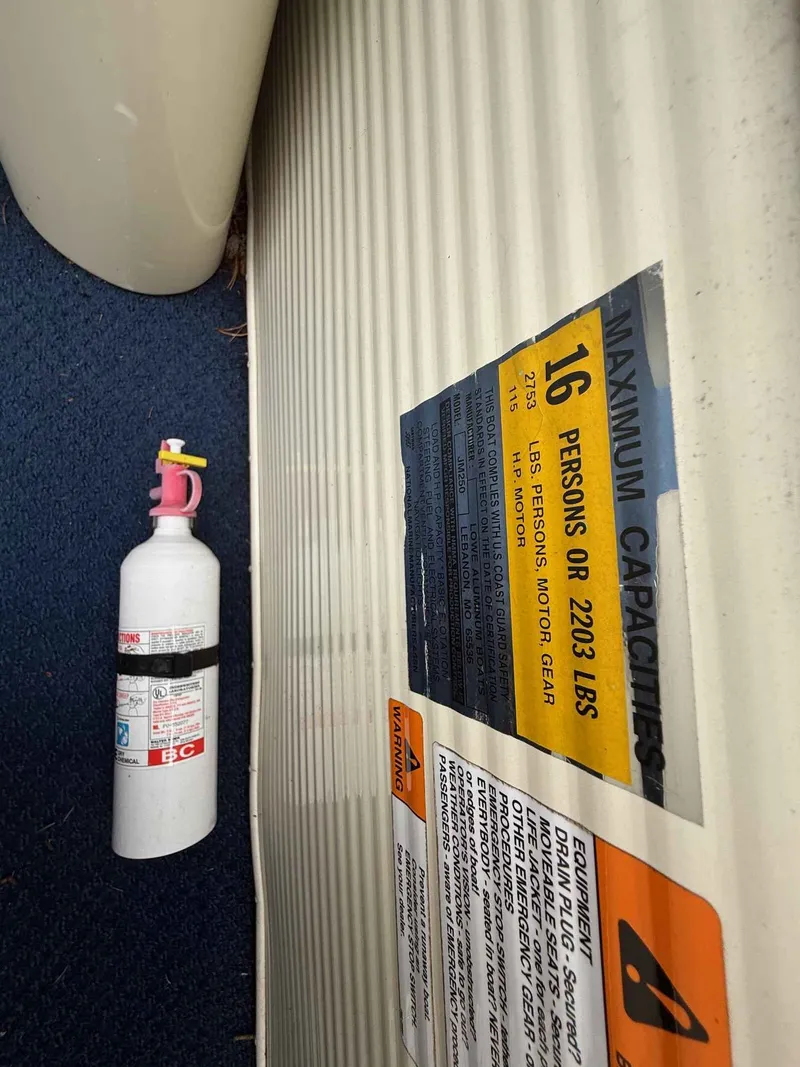 Slide: The Image of Lowe Jamaica 250 2000 - 13