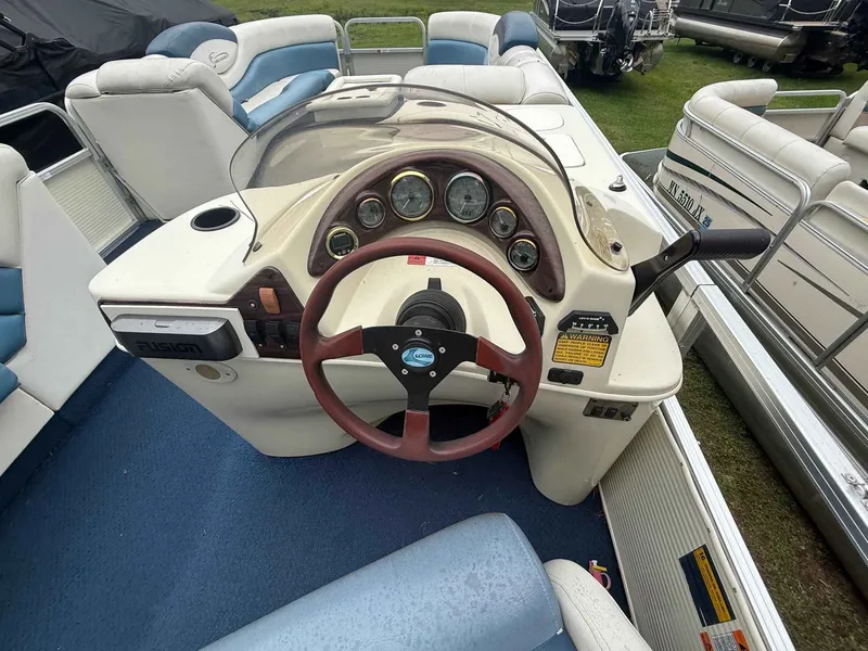 Slide: The Image of Lowe Jamaica 250 2000 - 14