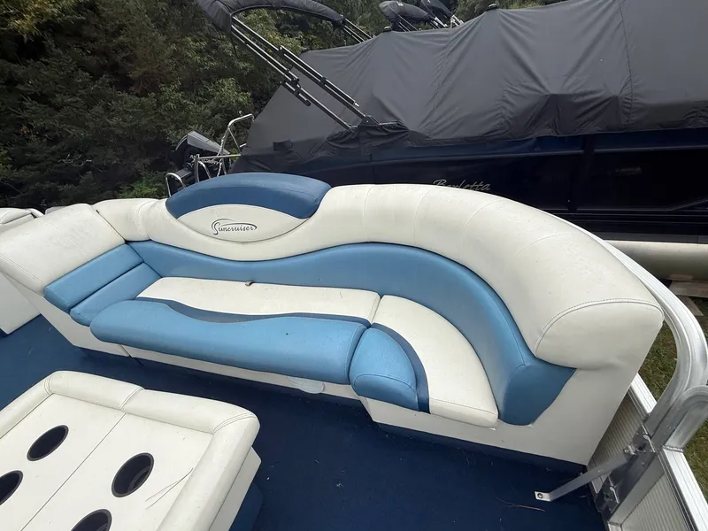 Slide: The Image of Lowe Jamaica 250 2000 - 7