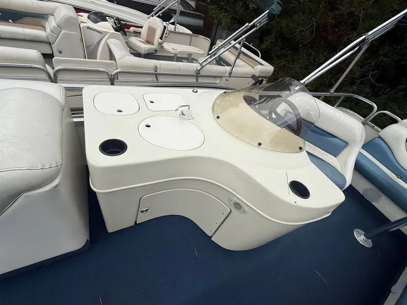 Slide: The Image of Lowe Jamaica 250 2000 - 9