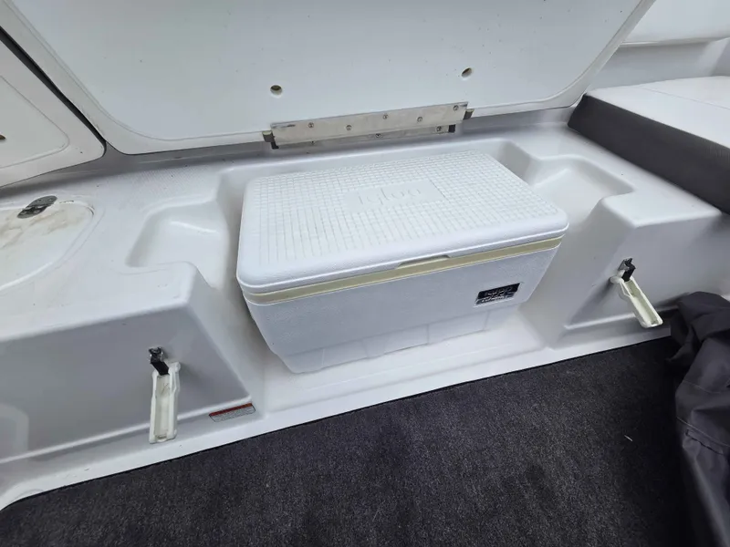 Slide: The Image of Tahoe 200 S 2023 - 21