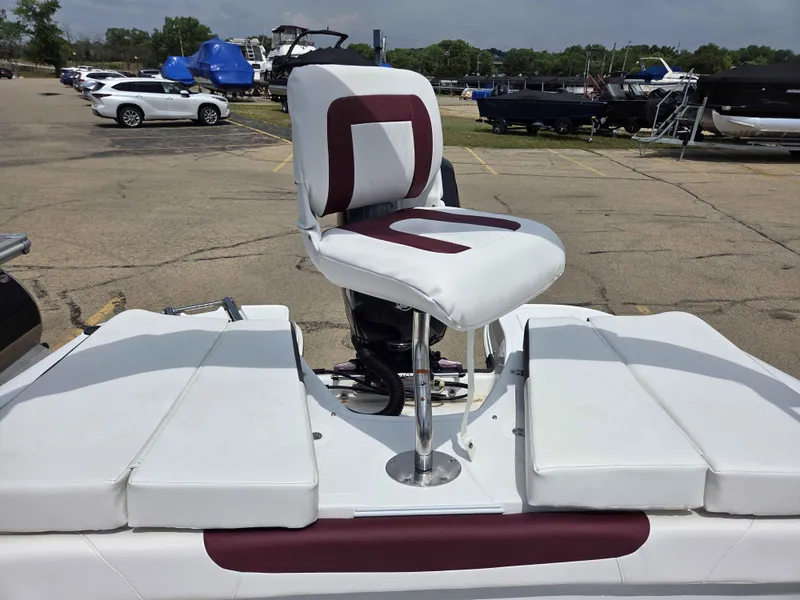 Slide: The Image of Tahoe 200 S 2023 - 22