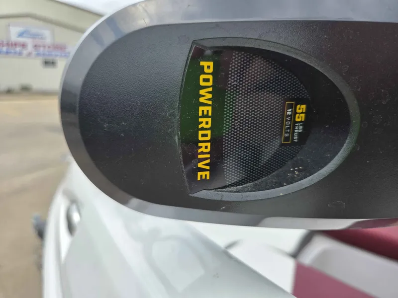 Slide: The Image of Tahoe 200 S 2023 - 9