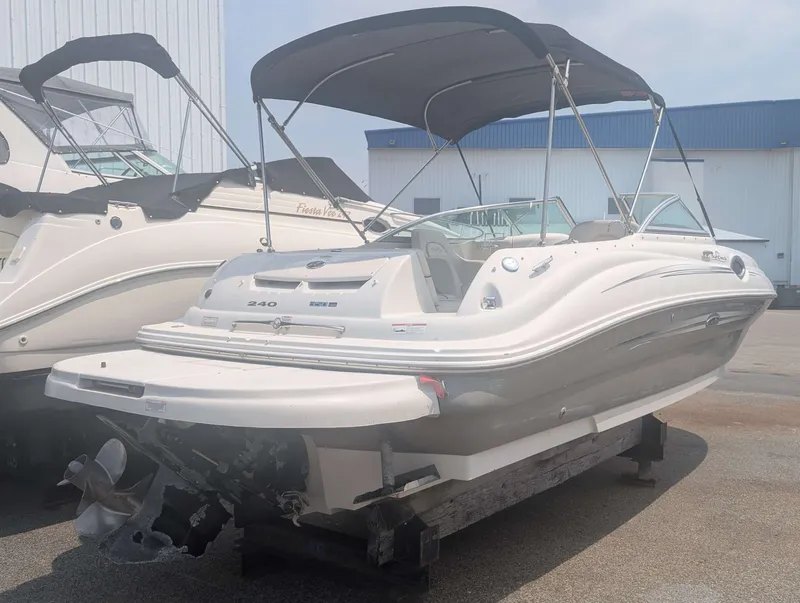 Slide: The Image of Sea Ray 240 Sundeck 2008 - 3