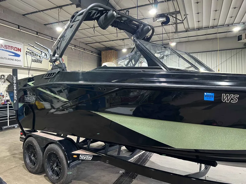 Slide: The Image of Heyday Wake Boats H22 2023 - 3