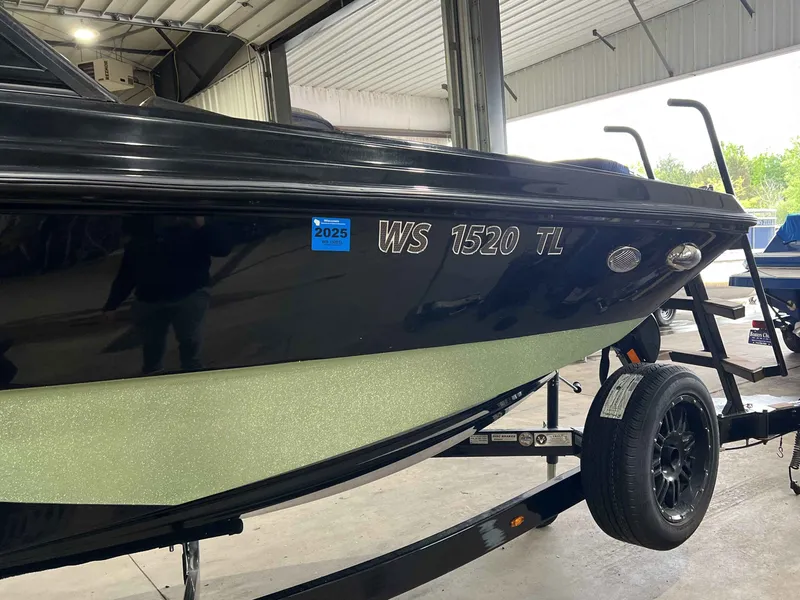 Slide: The Image of Heyday Wake Boats H22 2023 - 4