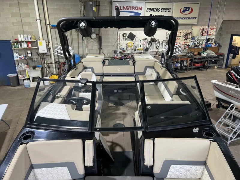 Slide: The Image of Heyday Wake Boats H22 2023 - 7