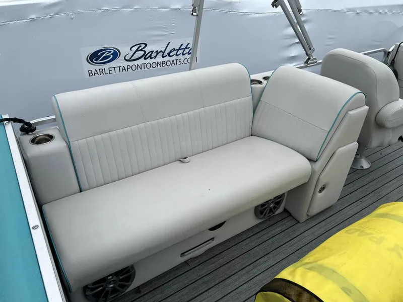 Slide: The Image of Apex 822LANAI DS/BAR 2019 - 8