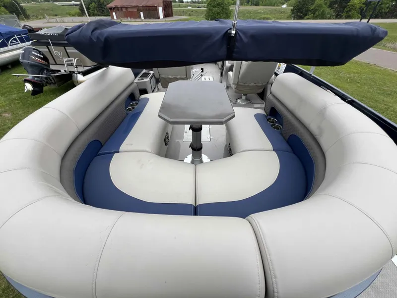 Slide: The Image of Premier 230 SOLARIS REV 2021 - 12