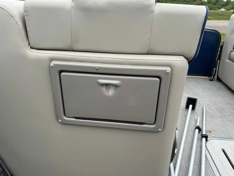 Slide: The Image of Premier 230 SOLARIS REV 2021 - 14