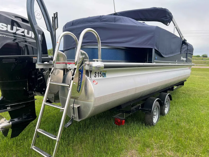 Slide: The Image of Premier 230 SOLARIS REV 2021 - 16