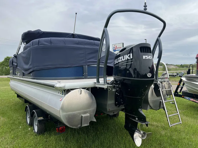 Slide: The Image of Premier 230 SOLARIS REV 2021 - 17