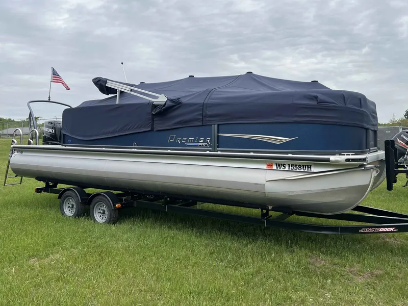 Slide: The Image of Premier 230 SOLARIS REV 2021 - 3