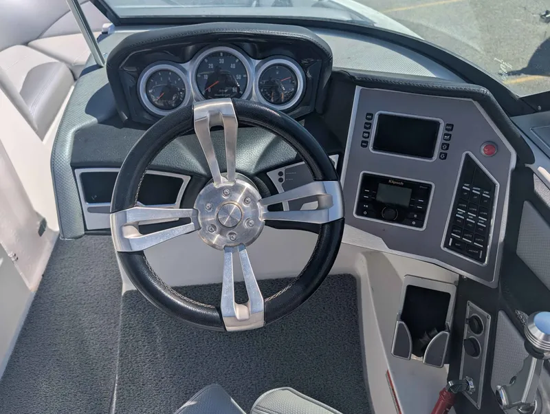 Slide: The Image of MasterCraft XT 20 2018 - 15