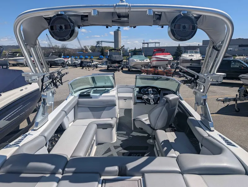 Slide: The Image of MasterCraft XT 20 2018 - 16