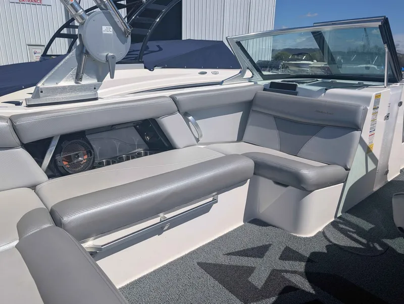 Slide: The Image of MasterCraft XT 20 2018 - 18