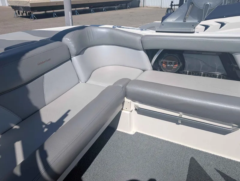 Slide: The Image of MasterCraft XT 20 2018 - 19