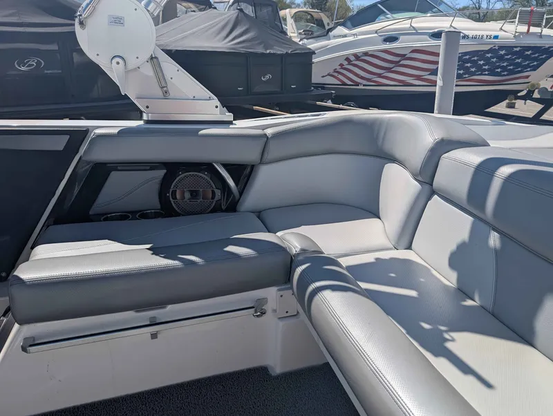 Slide: The Image of MasterCraft XT 20 2018 - 20