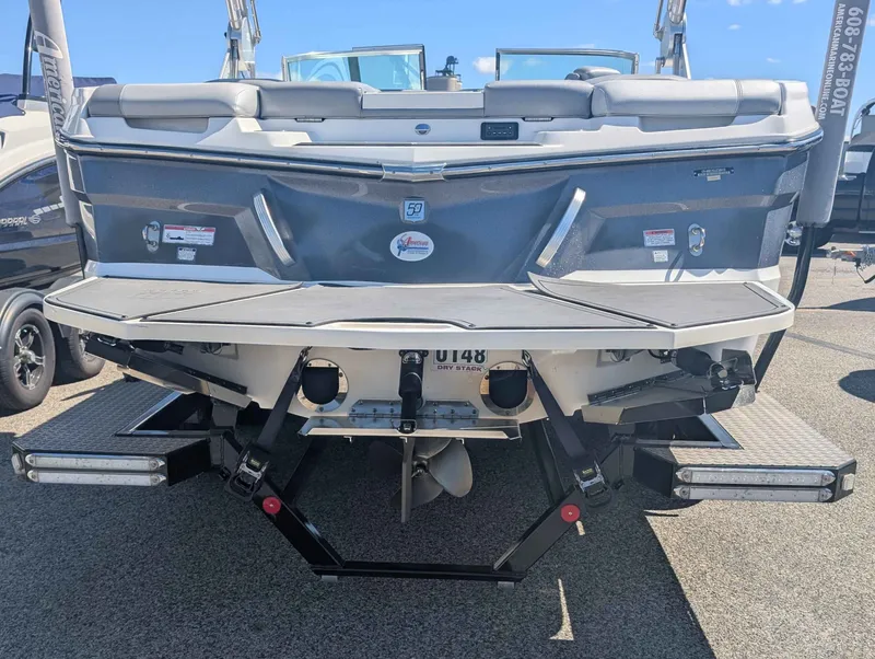 Slide: The Image of MasterCraft XT 20 2018 - 6