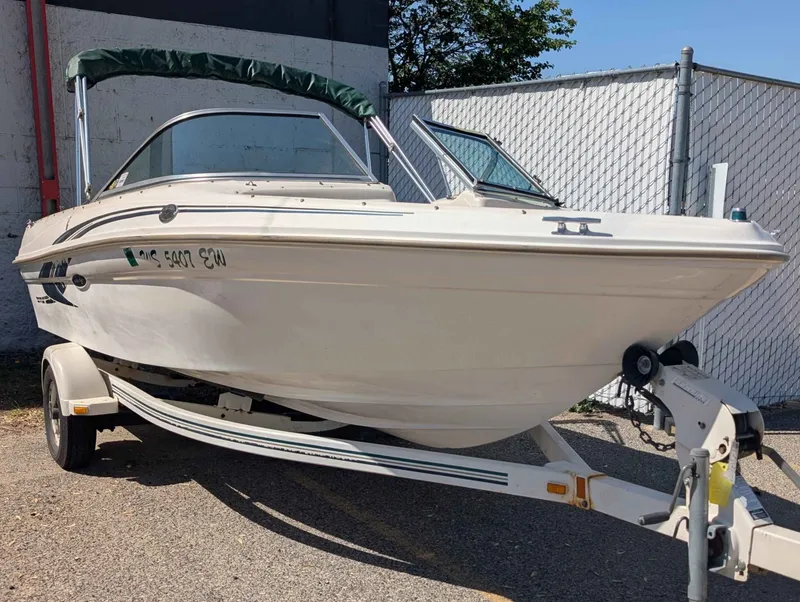 The Image of Sea Ray 180 Bow Rider 2000 - 1