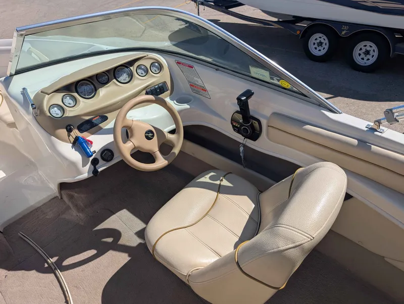 Slide: The Image of Sea Ray 180 Bow Rider 2000 - 10