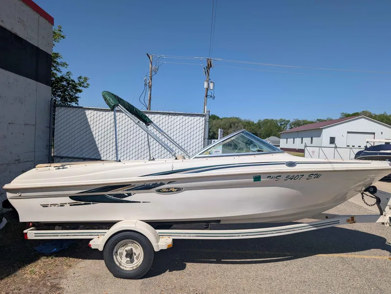 Slide: The Image of Sea Ray 180 Bow Rider 2000 - 3