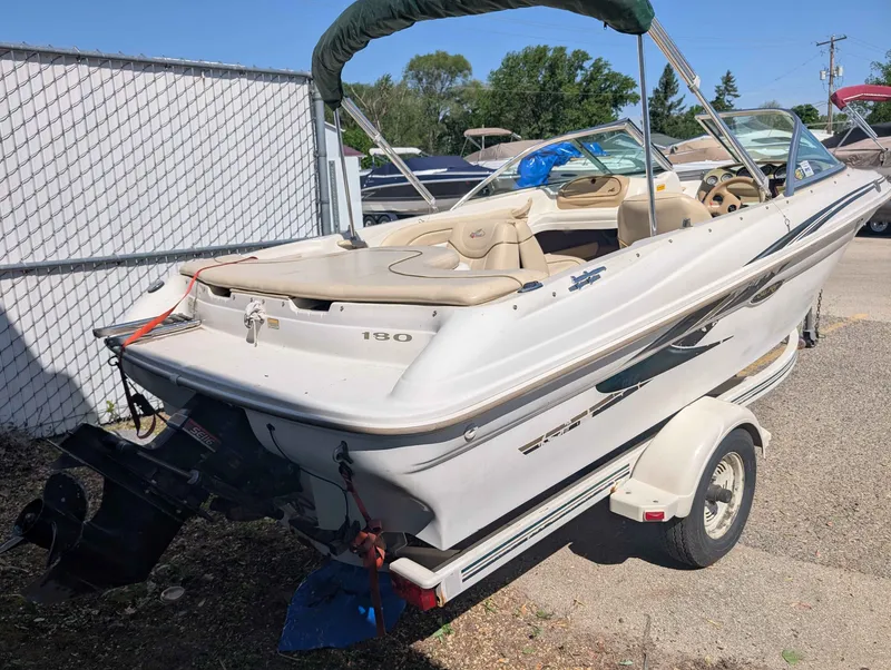 Slide: The Image of Sea Ray 180 Bow Rider 2000 - 4