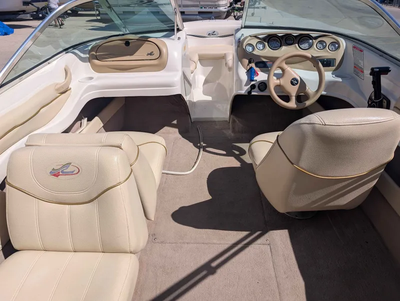 Slide: The Image of Sea Ray 180 Bow Rider 2000 - 9