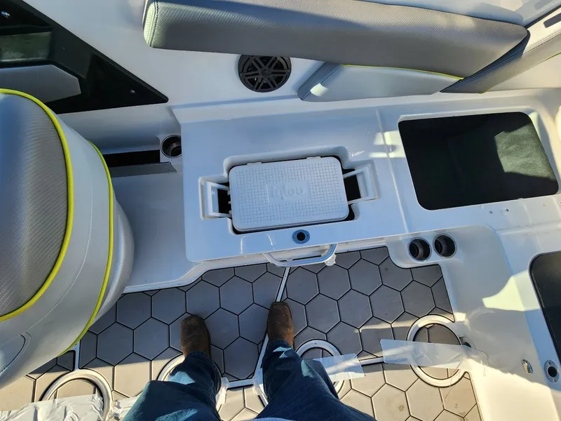 Slide: The Image of MasterCraft NXT22 2017 - 13