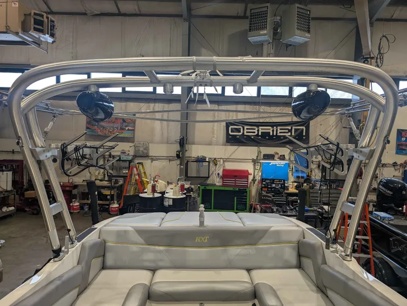 Slide: The Image of MasterCraft NXT22 2017 - 14