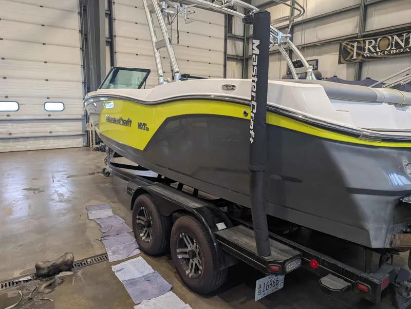 Slide: The Image of MasterCraft NXT22 2017 - 17