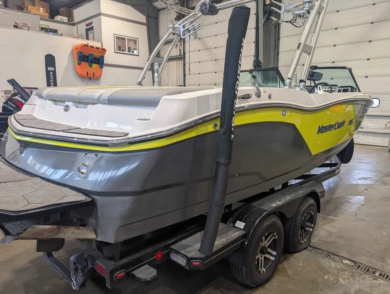 Slide: The Image of MasterCraft NXT22 2017 - 19