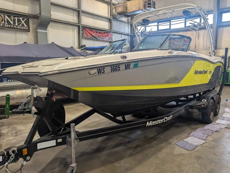 Slide: The Image of MasterCraft NXT22 2017 - 21