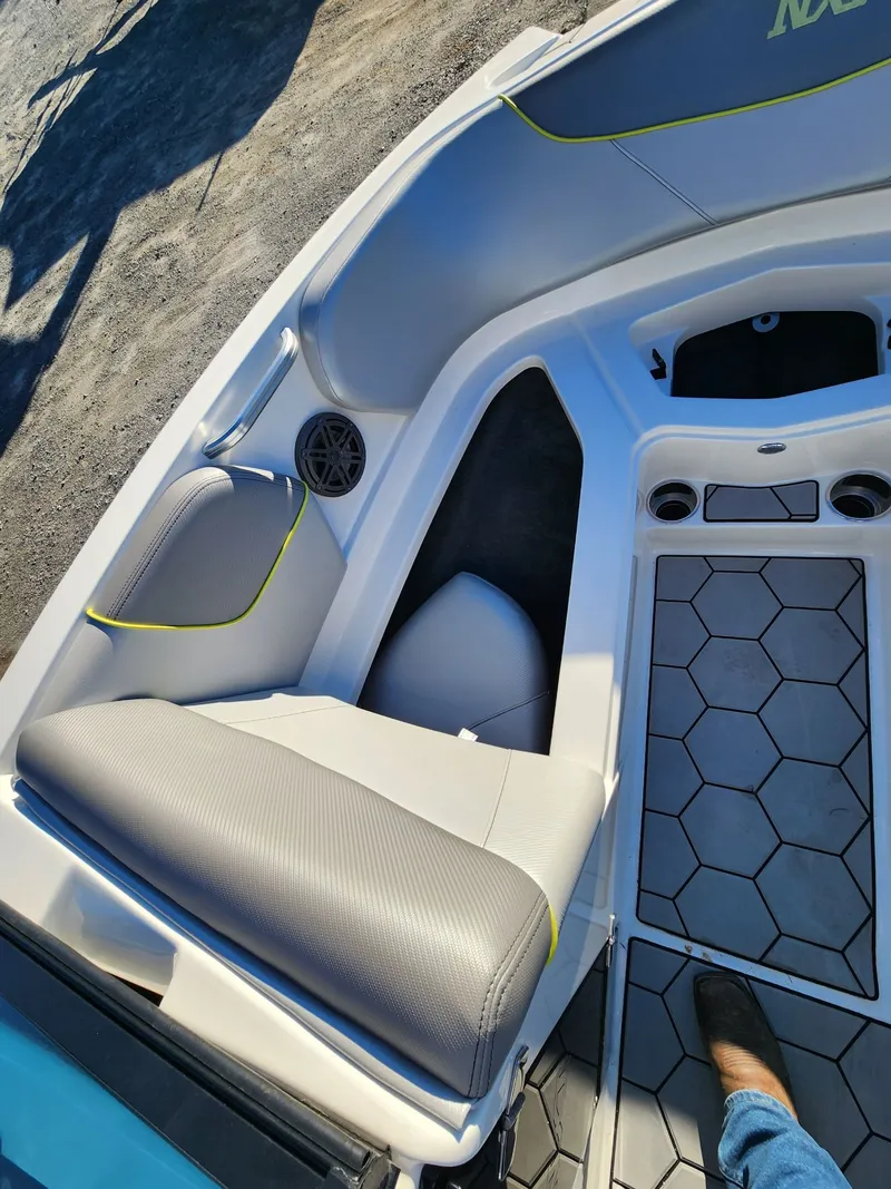 Slide: The Image of MasterCraft NXT22 2017 - 6