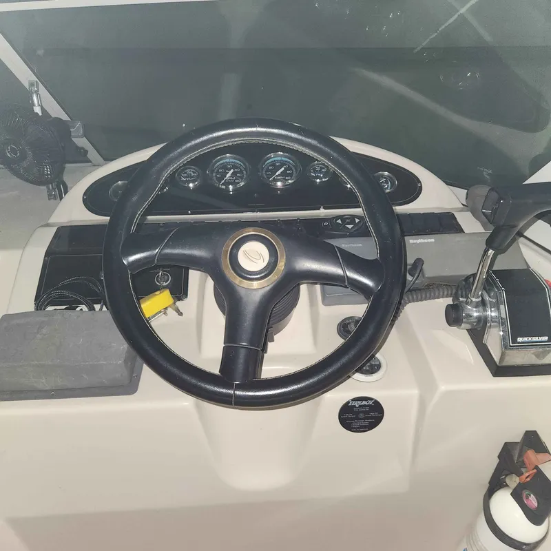 Slide: The Image of Cruisers Yachts 2870 1999 - 11