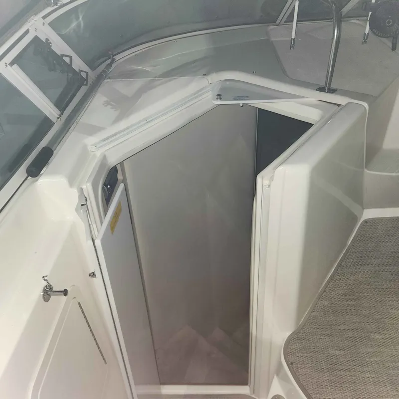 Slide: The Image of Cruisers Yachts 2870 1999 - 13