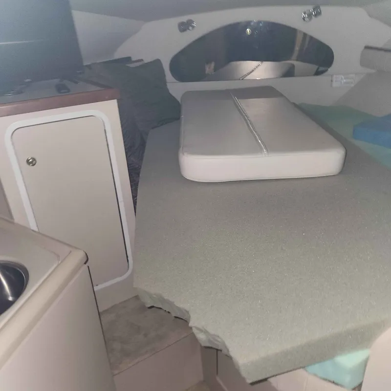 Slide: The Image of Cruisers Yachts 2870 1999 - 18