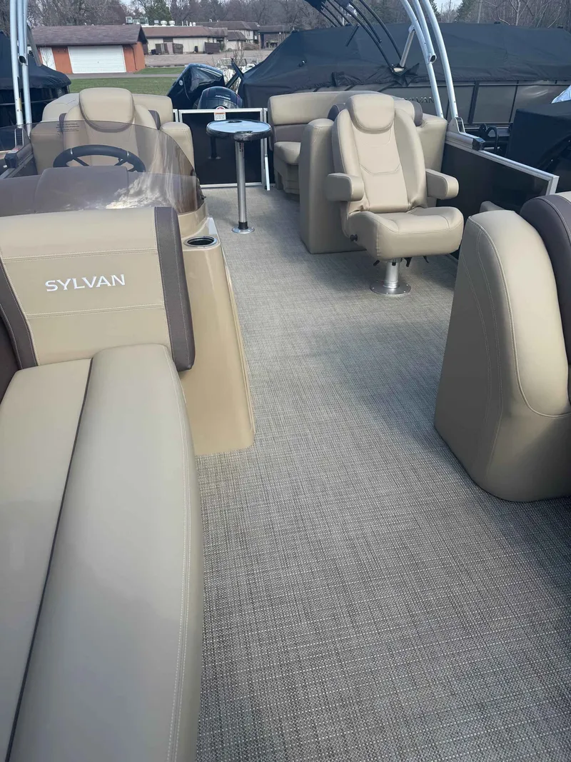 Slide: The Image of Sylvan MIR 8524 LZ/TT 2025 - 4