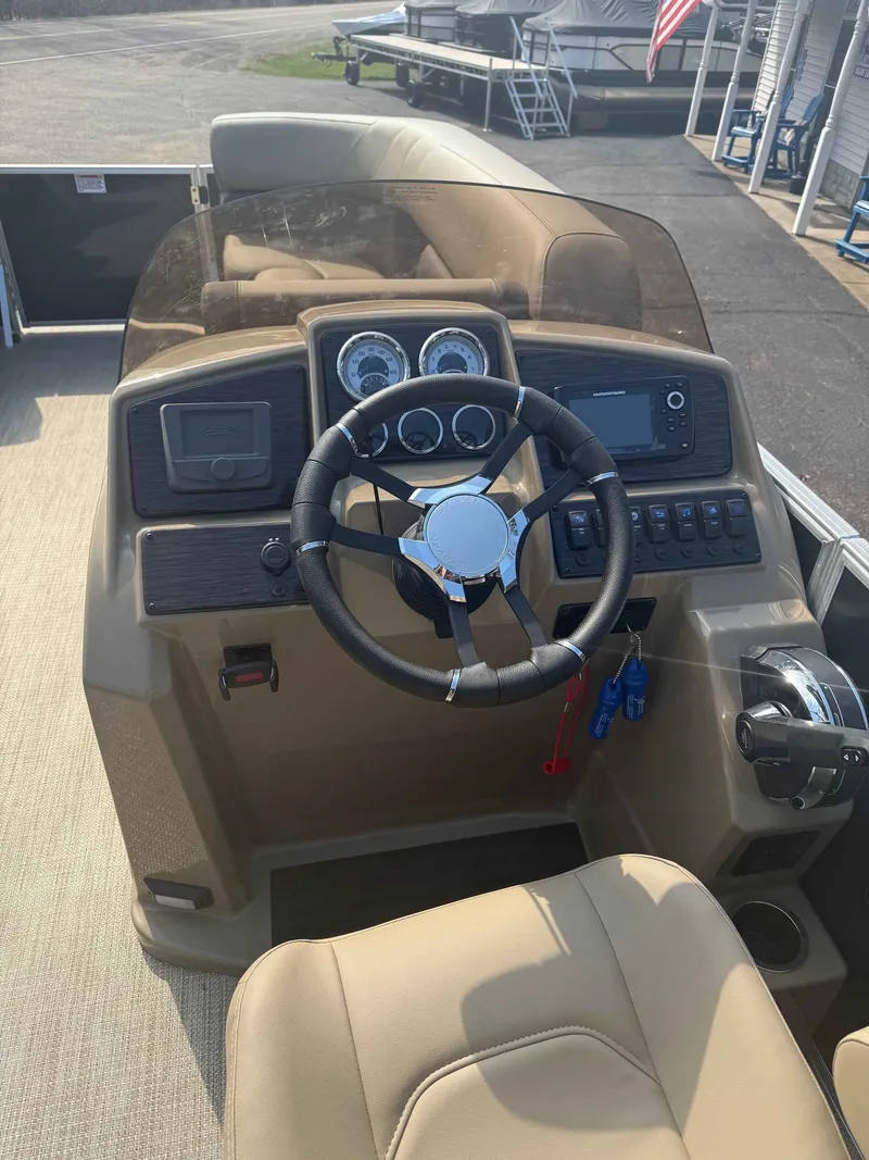 Slide: The Image of Sylvan MIR 8524 LZ/TT 2025 - 5